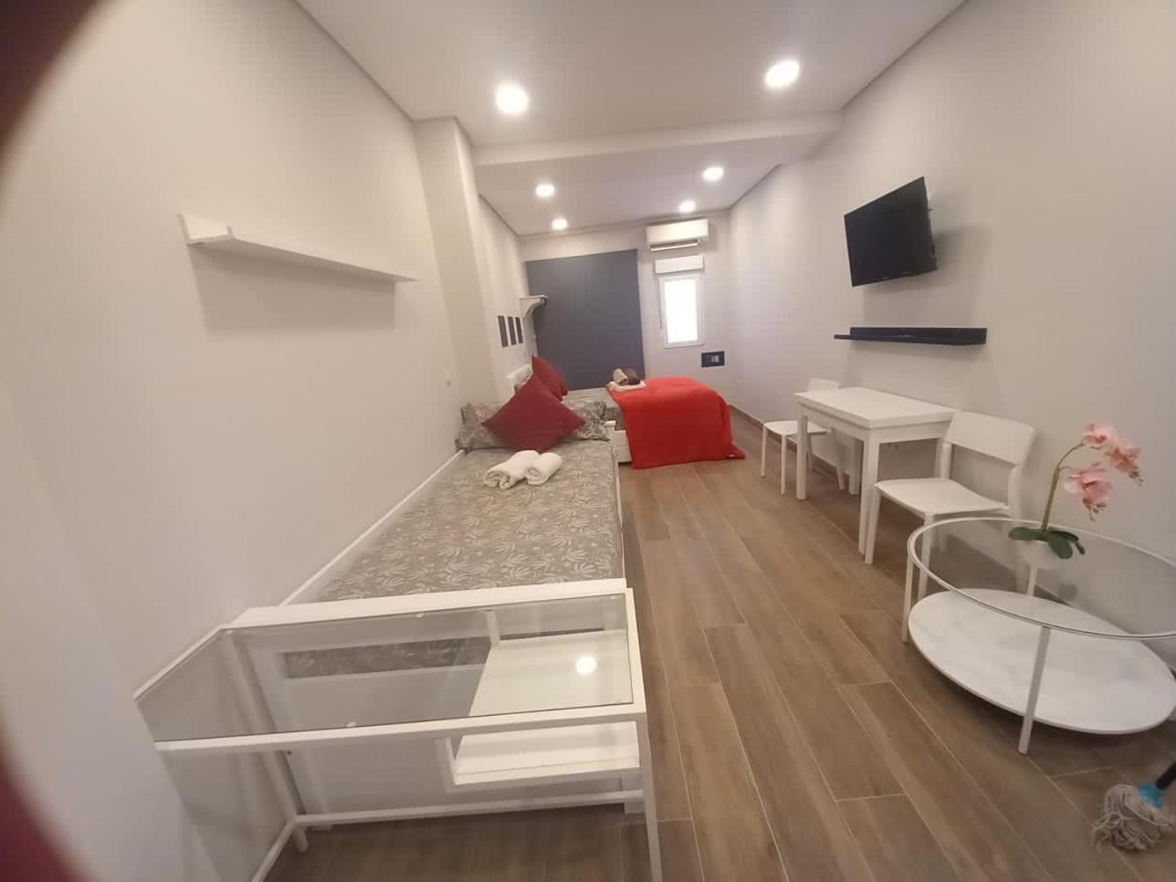 Plaza Pedro Zerolo Apartment Madrid Bagian luar foto